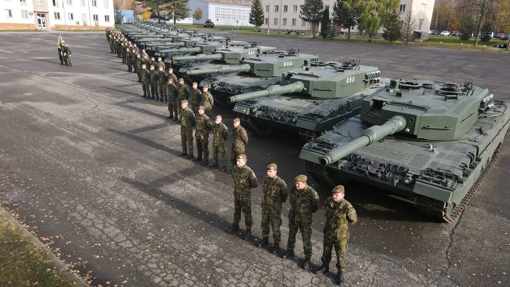 Po D35 pojedou tanky. Armáda vyšle na dálnici Leopardy z Přáslavic